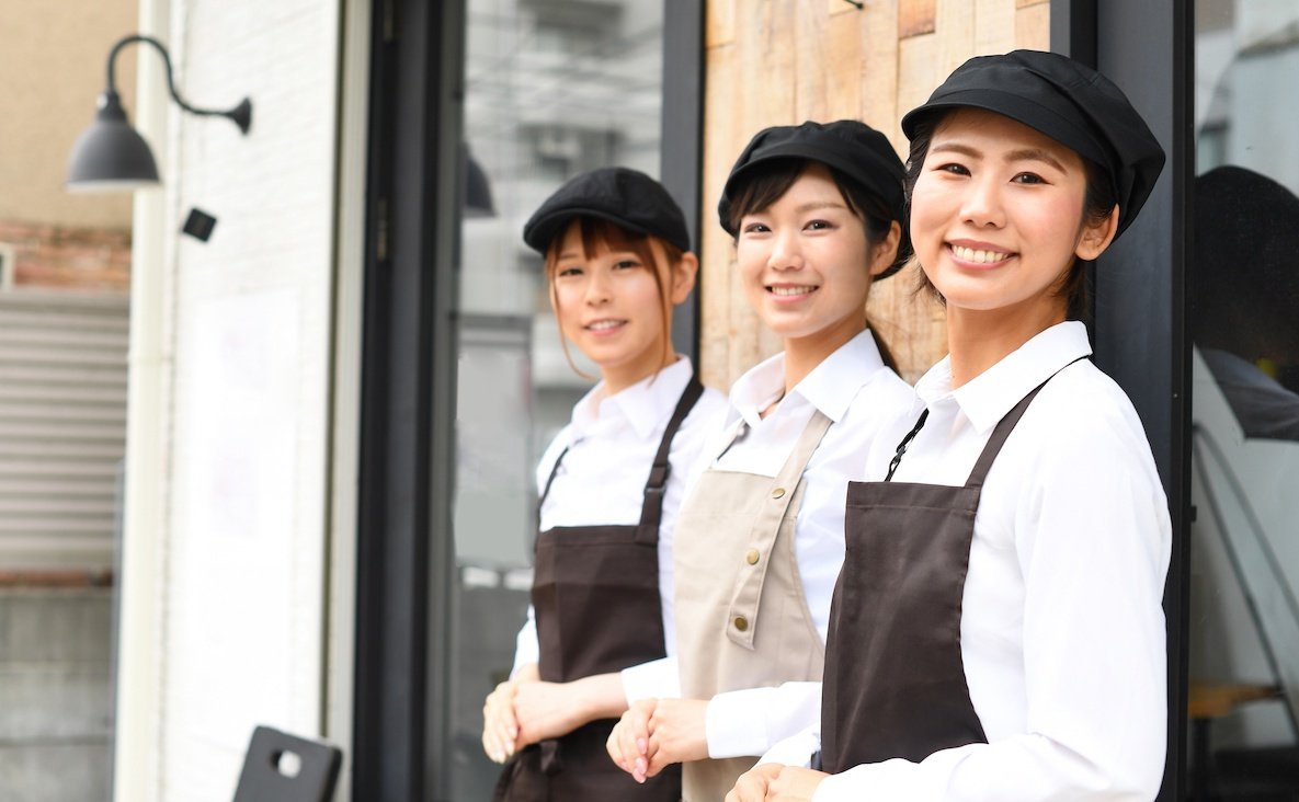 顧客満足度を上げる!従業員の接客マニュアルの作り方|テンプレあり