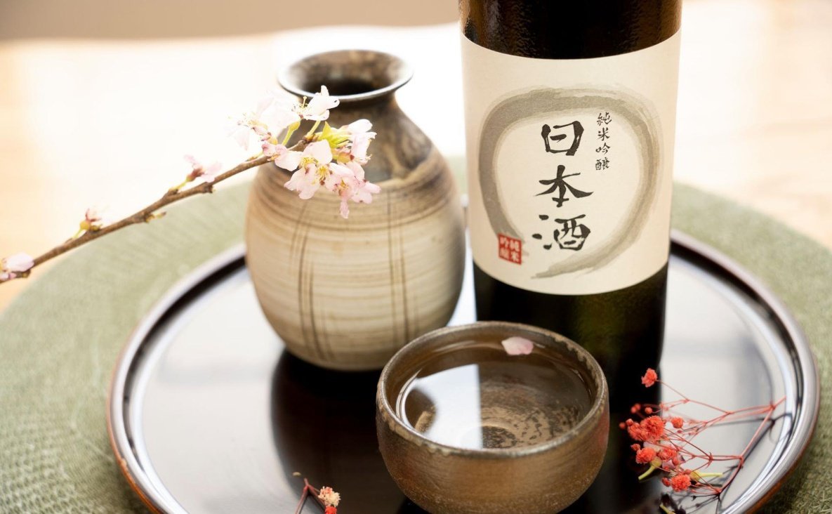 外国人が日本で飲みたいお酒!カクヤススタッフに聞いた「実際に人気のお酒」も紹介