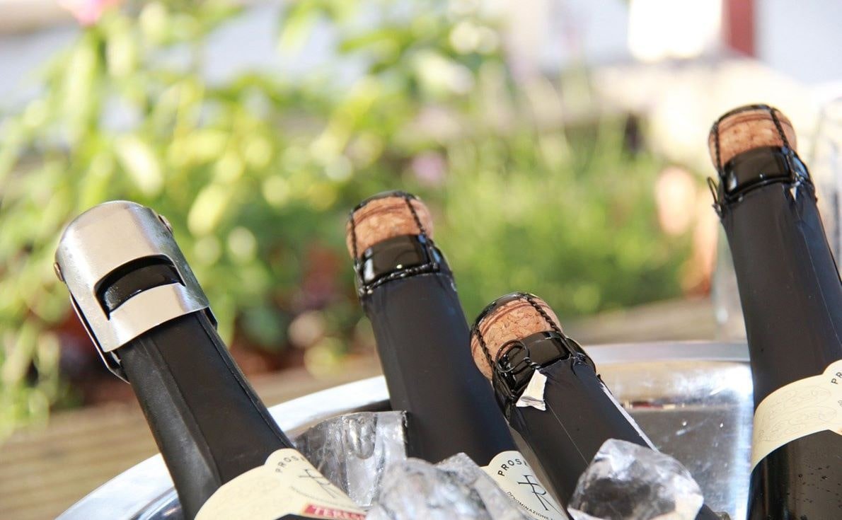 シャンパン、カヴァ、プロセッコなど・・飲食店向けおすすめスパークリングワインをタイプ別でご紹介