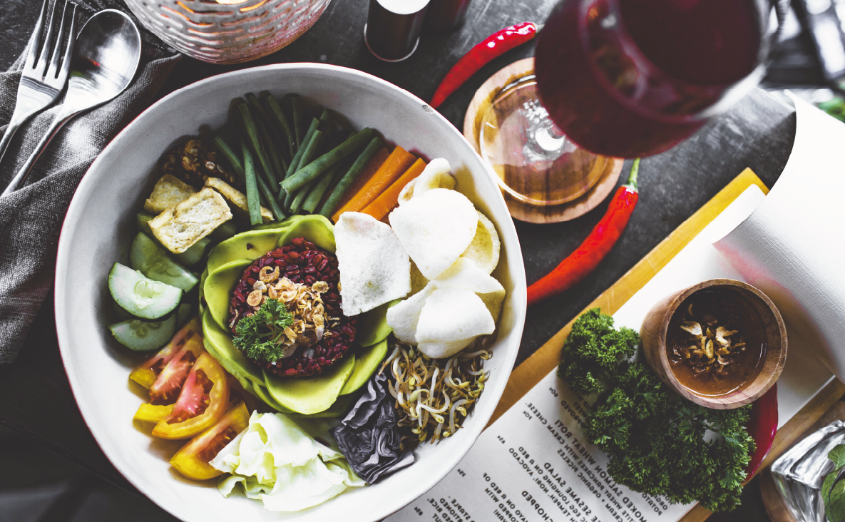 最近聞く「ヴィーガンワイン」はオーガニックワイン?お店のメニューで上手に活用する方法はこれ!